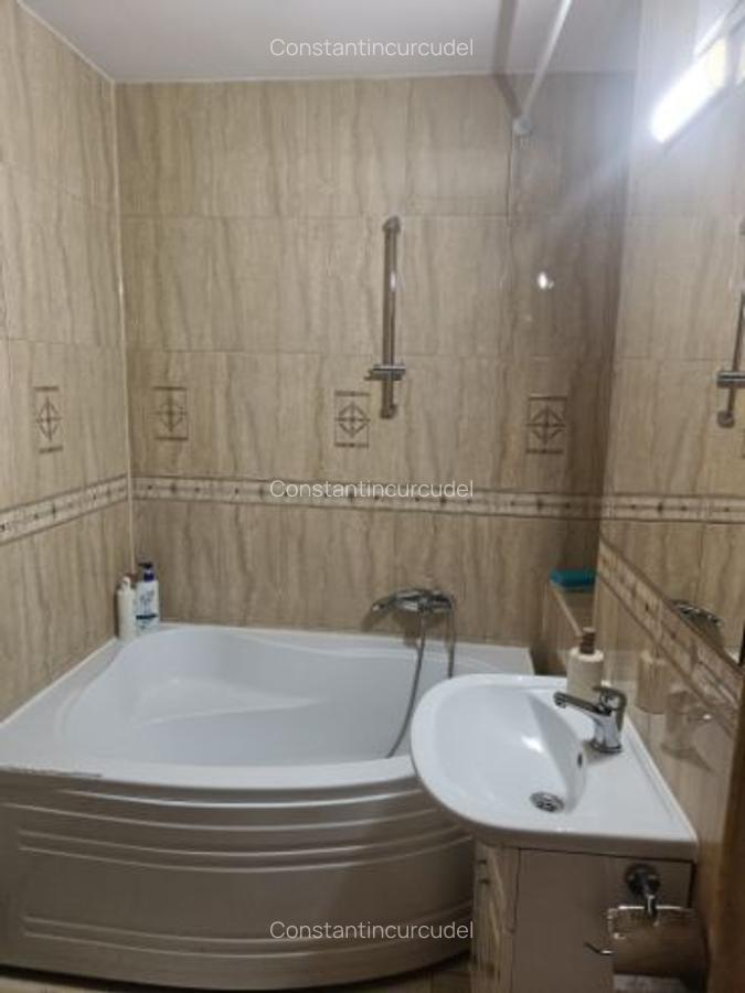 Închiriez apartament cu 3 camere in Brașov l, B-dul Grivitei - 6