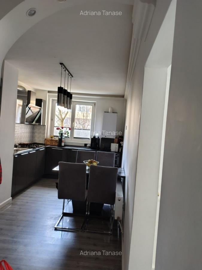 Apartament cu 3 camere decomandat în Astra - 14