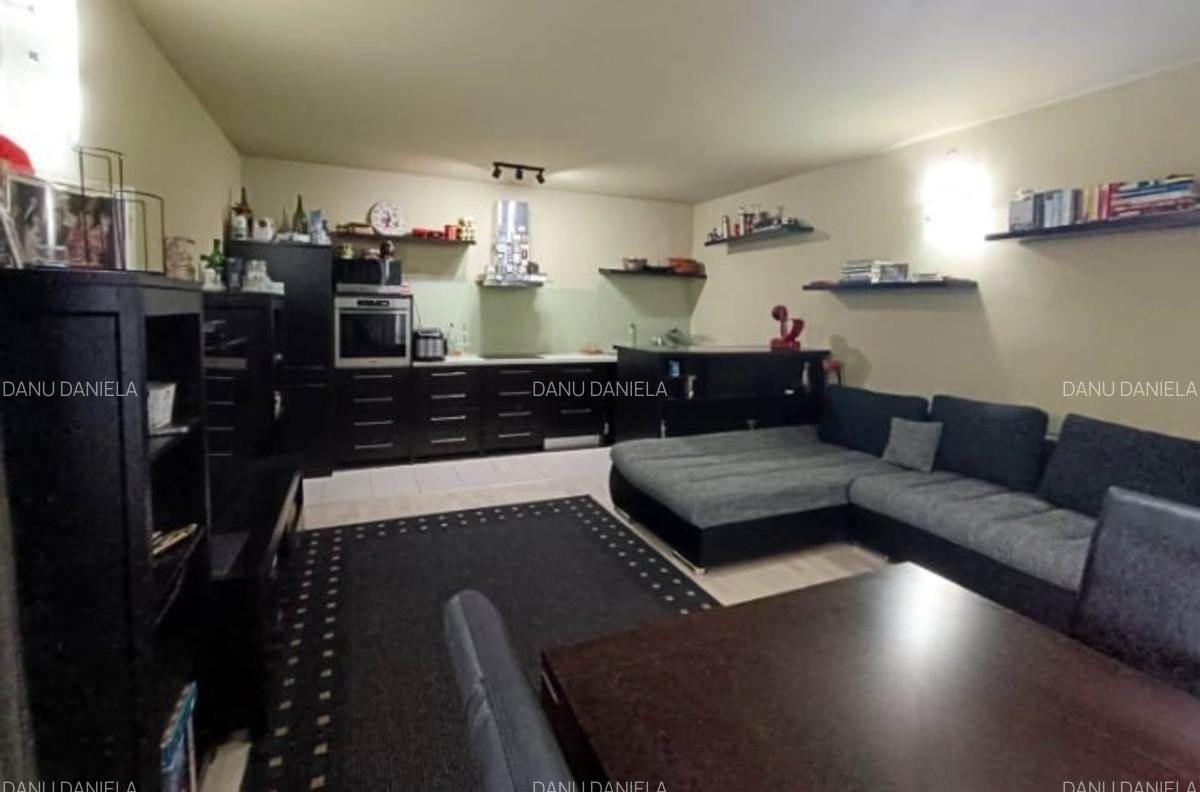 Imobil 3 apartamente, posibilitate spatiu comercial stradal Bdul Grivitei - 1
