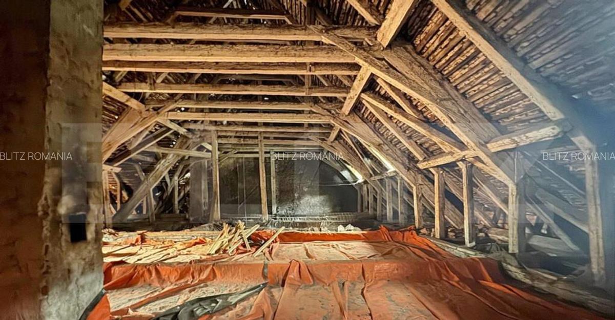 Pod spai?os, transformabil in apartamente, 285 mp, Pia?a - 2