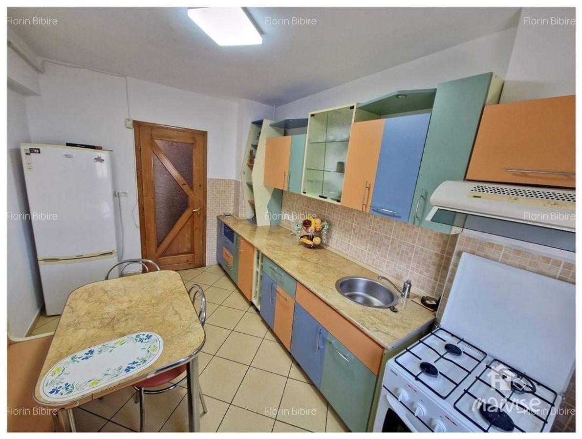Apartament 3 camere de inchiriat, str Toamnei- Centrul Civic - 15