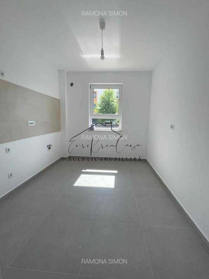Apartament cu 3 camere decomandat în Tractorul - 10