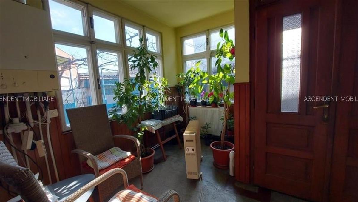 Casa cu 2 camere, 70 mp, teren 385 mp, zona pod Unirii, Targu Mures - 1