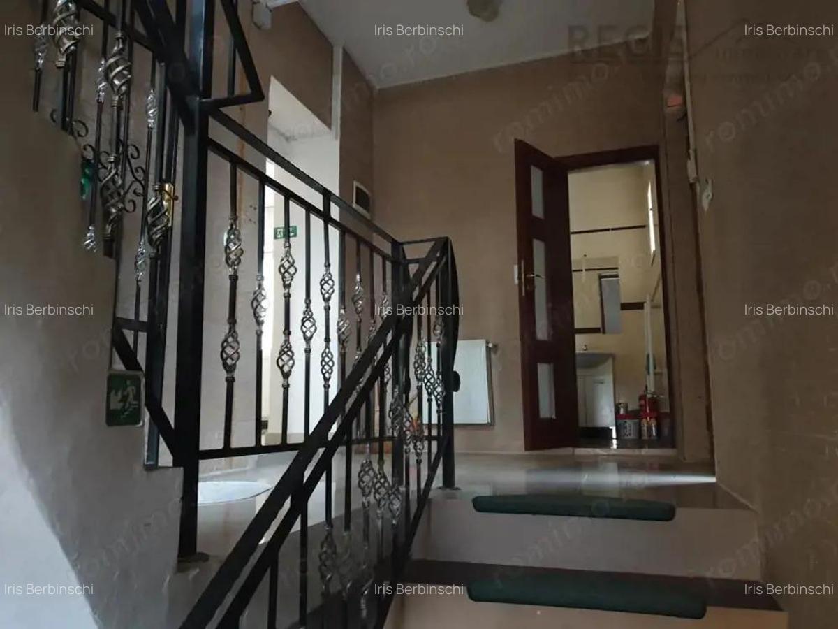 Vila 8 Camere si Curte Spatiu Ideal pentru Familie Mare sau Investitie - 20