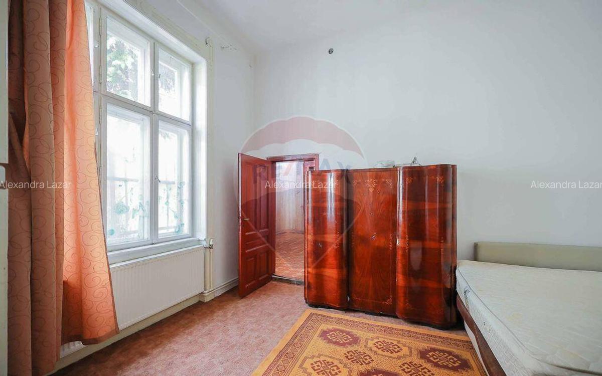 Casa de Vanzare cu 4 camere, Ultracentral - Cuza Voda - 6