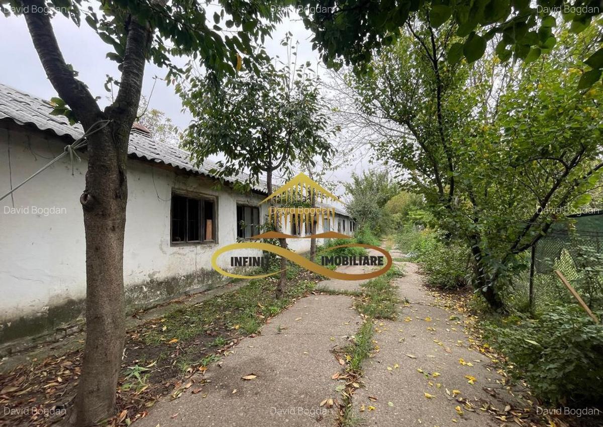 Cladire veche de vanzare in Saucesti Bacau - 27