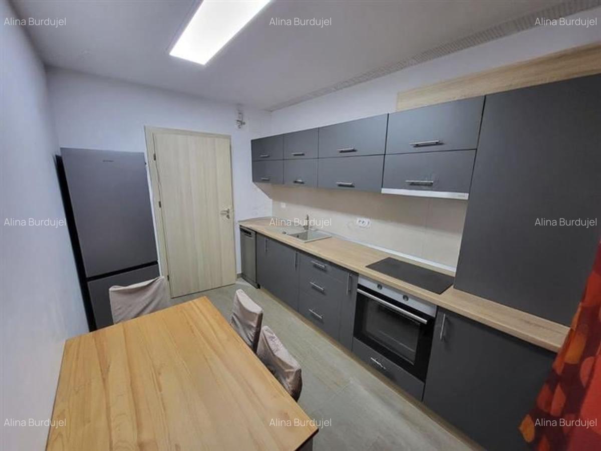 Apartament cu 3 camere decomandat în Astra - 3