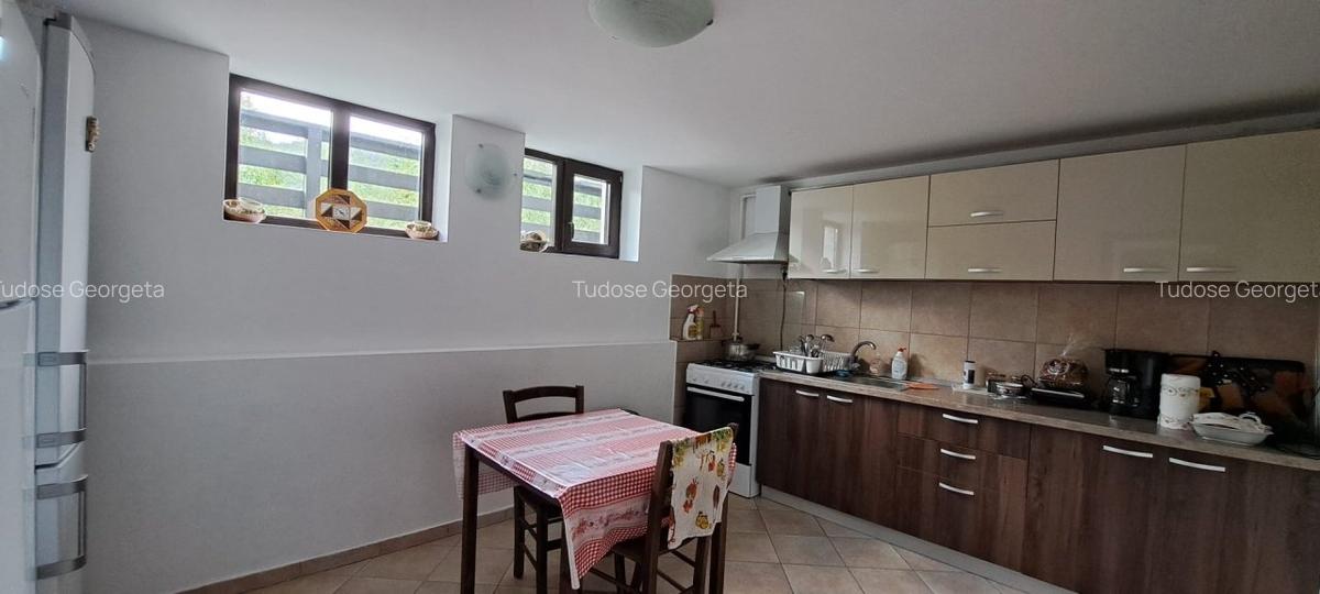 Pensiune - Moeciu de Jos - sat Simon - D+P+ 2 etaje+ M - 3