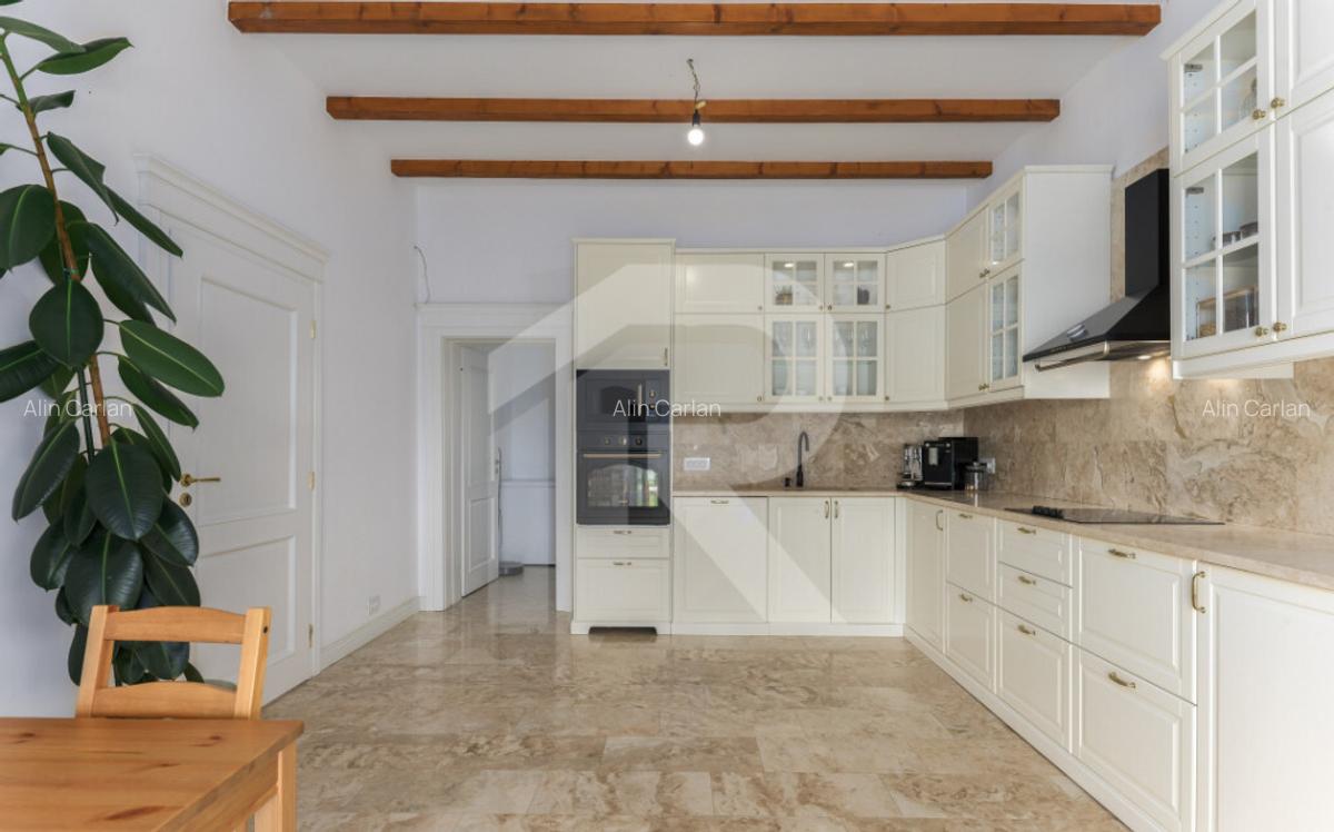 Vila eleganta cu piscina ?i ie?ire la Lac Caciula? - 16