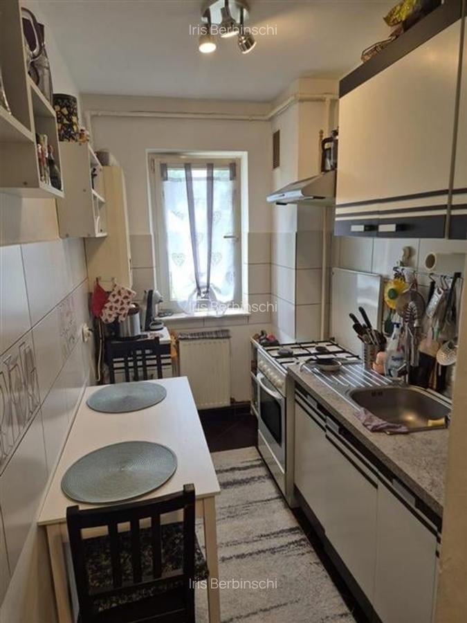 Apartament 2 camere renovat in zona centrala - 12