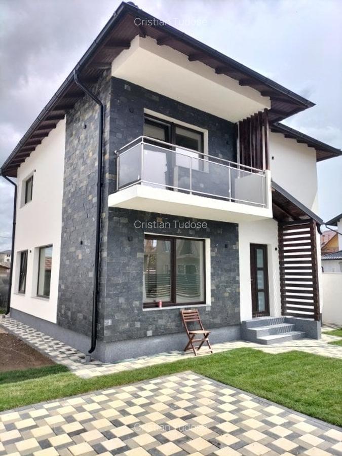 Casă cu 4 camere în Mioveni - 1
