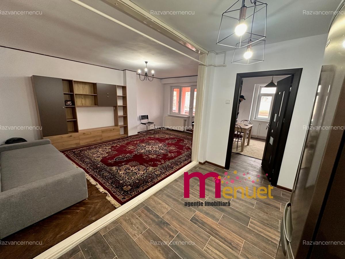 Apartament 3 camere ,zona Biserica cu Ceas,etaj 2 - 8