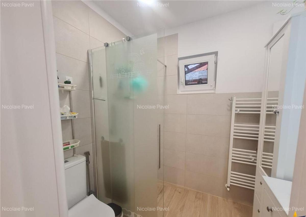 Casa, pe locatie centrala, imbinare apreciabila intre tradit - 9