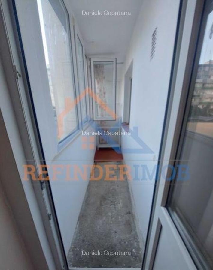 Apartament cu 3 camere decomandat în Drumul Taberei - 2