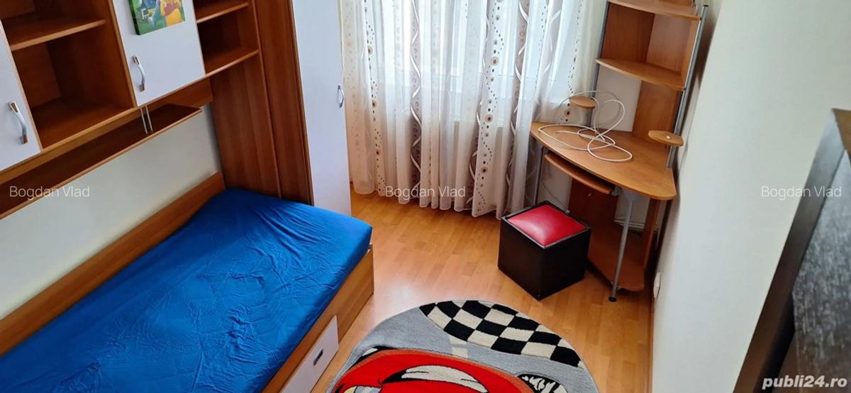 Inchiriez apartament 3 camere - 4