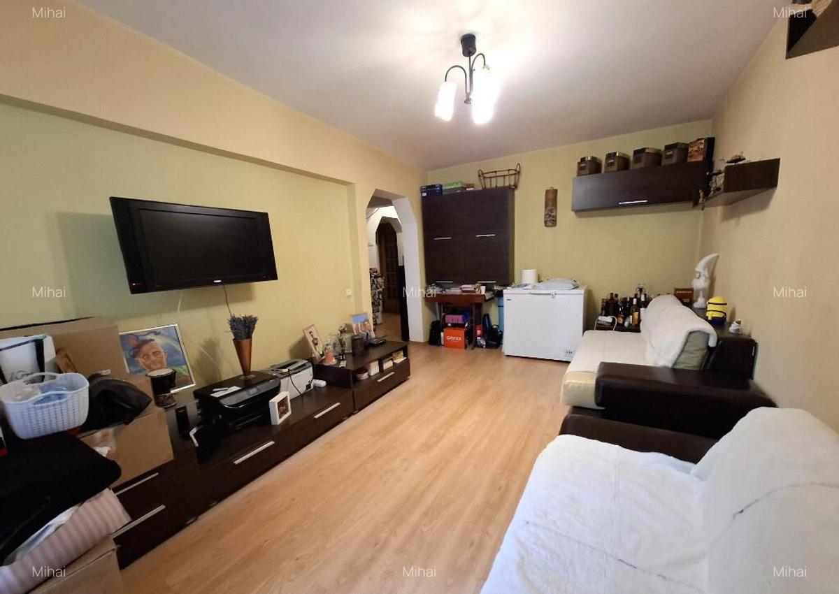 De vanzare Apartament 3 camere, central, Foc?ani Etaj 1 - 3