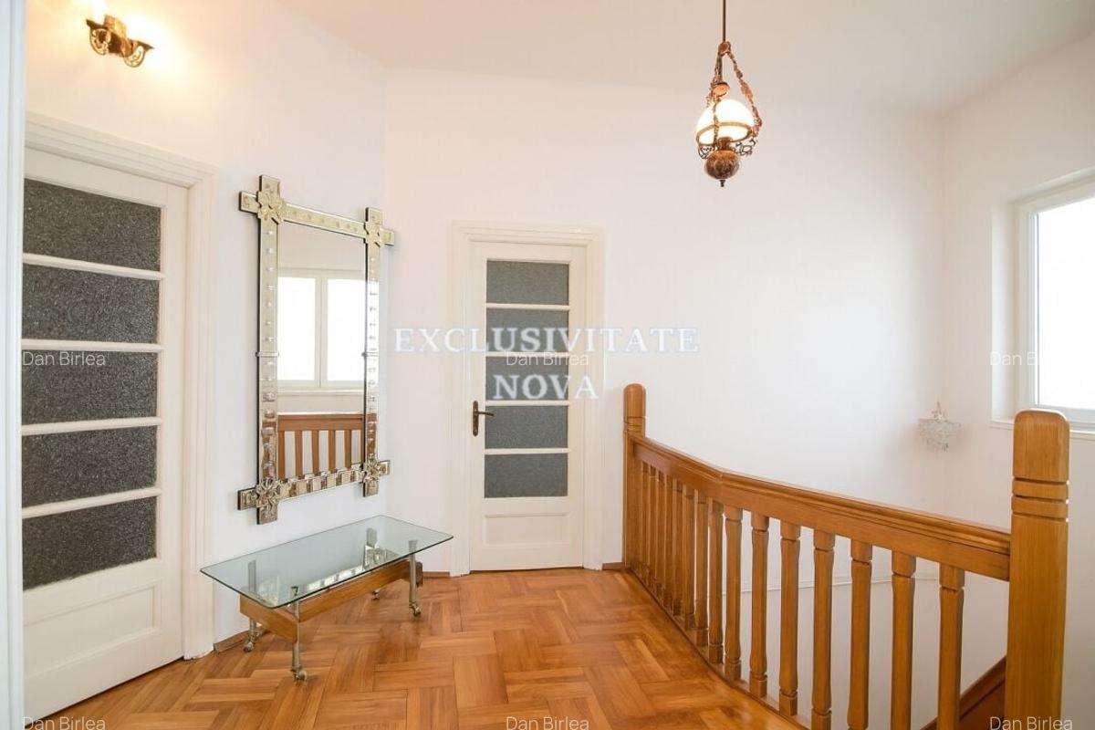 Vila individuala interbelica curte garaj intre Dacia si Stefan cel Mare - 4