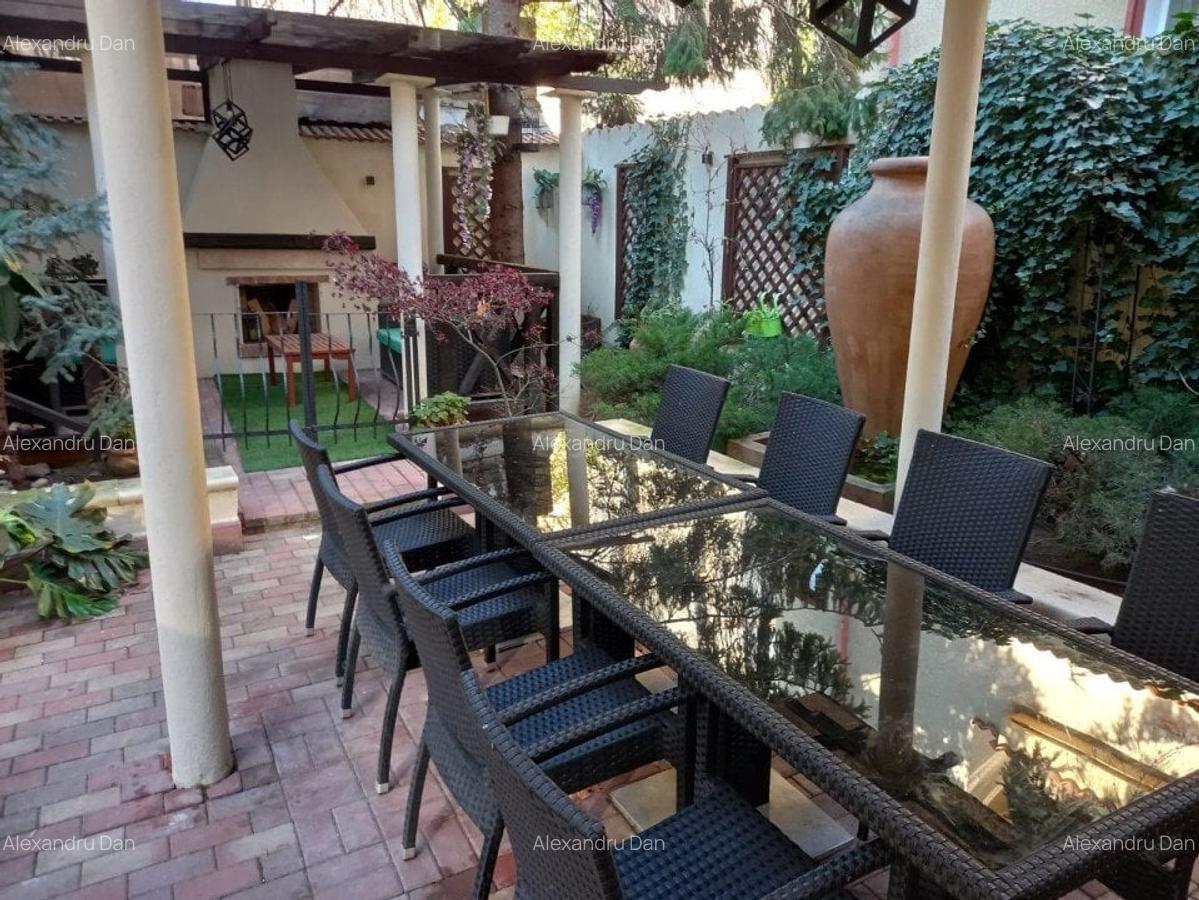 Vila individuala  de vanzare- zona Capitale - 17