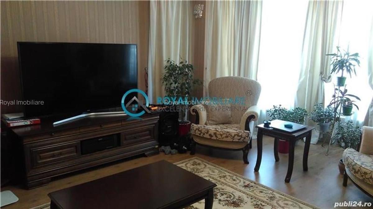 Casă cu 8 camere în Strejnicu - 12