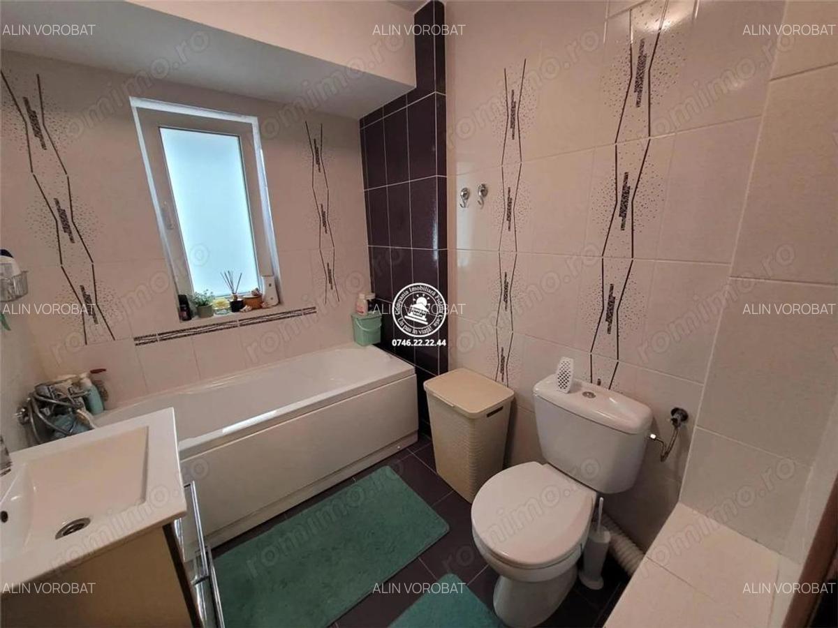 Apartament 3 camere de vanzare Pacurari, - 1