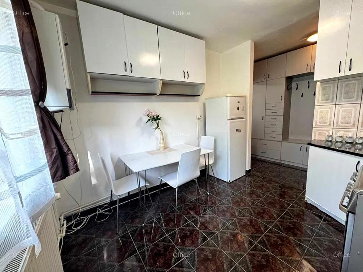 Apartament de vanzare 2 camere Gheorgheni zona Transylvania College. - 2