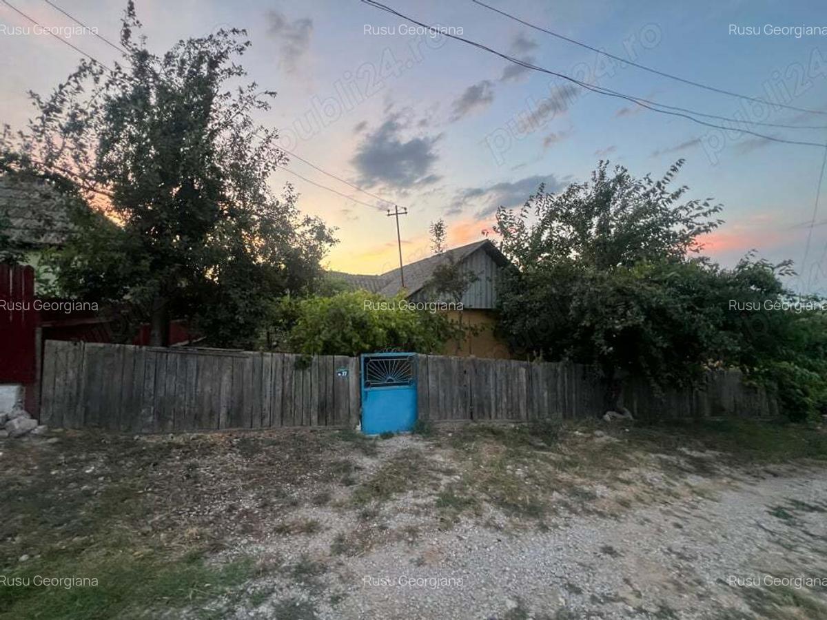 Casa batraneasca + teren - 3