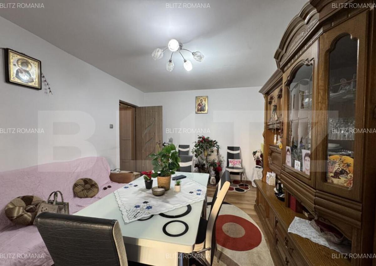 Apartament renovat 3 camere, semidecomandat, et. 1, Craiovit - 9