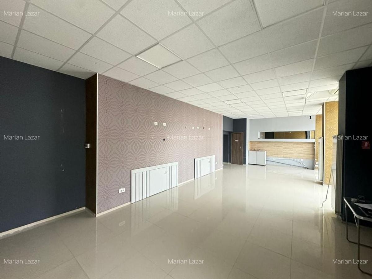 Spațiu comercial de închiriat cu vitrină de 12 m în zona Miorița - 4
