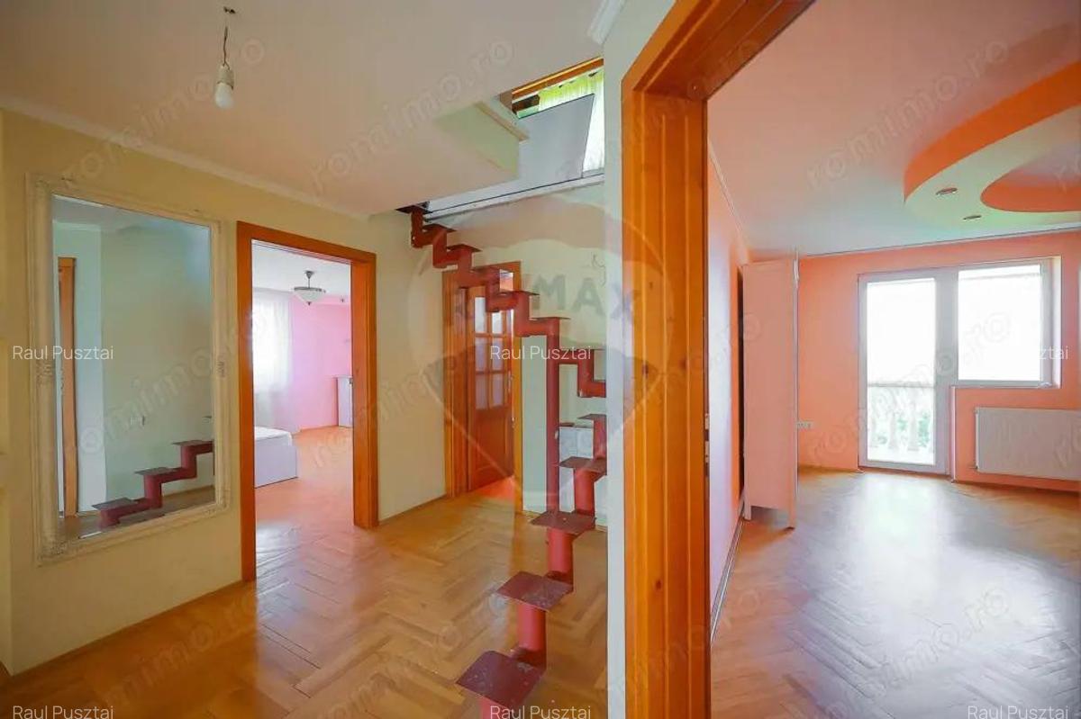 Casa cu 6 camere ?i 1000mp teren de vanzare in Sanmartin - 14