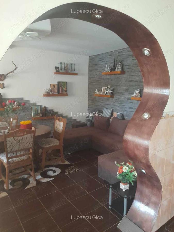 Casa cu mansarda in centru Loc Belcesti jude?ul Ia?i - 4