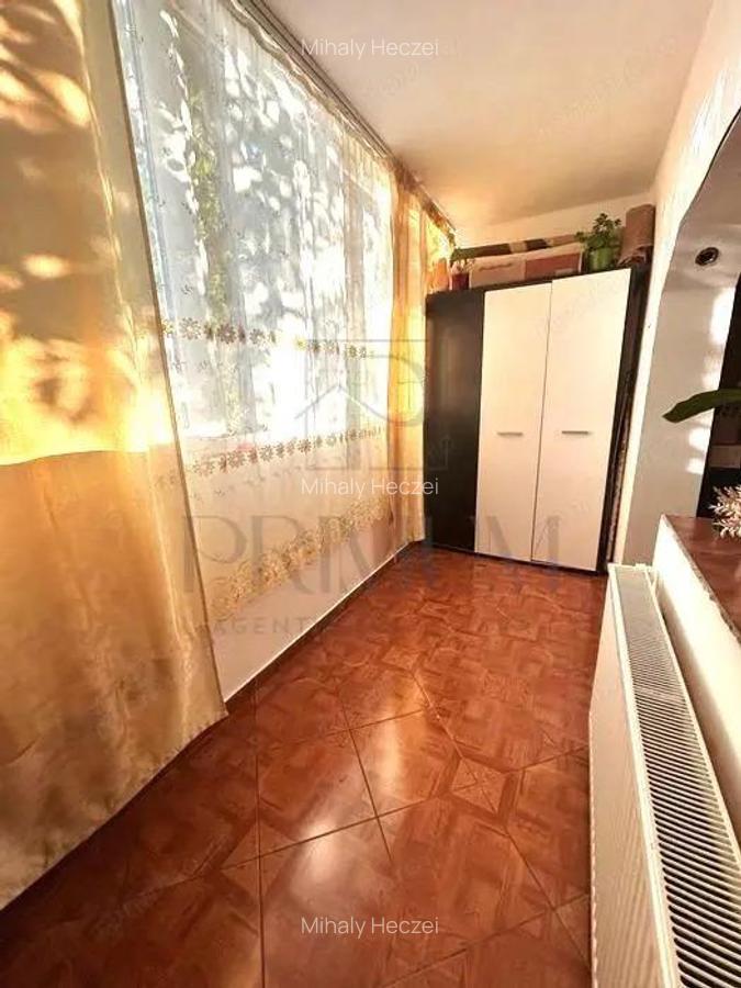 Apartament - Etaj Intermediar - Centrala Proprie - Clima - Decomandat - Zona Buziasului - 4