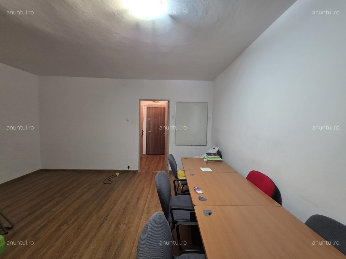 Jean Steriadi, 10 minute metrou 1 Decembrie 1918, stradal, scoala 82 - 11