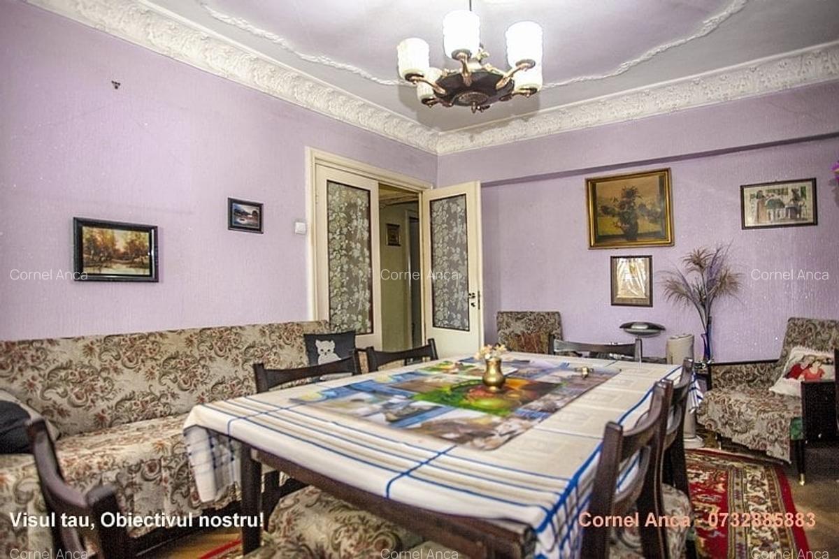 Apartament cu 3 camere in Constanta, zona Casa de Cultura, decomandat - 1