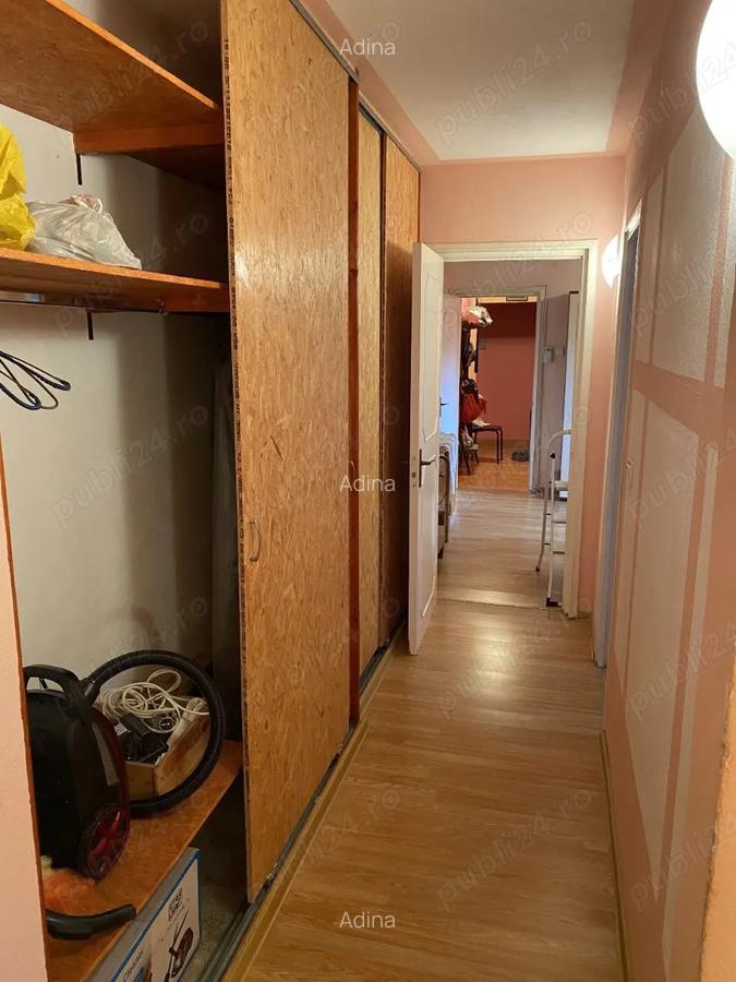 Inchiriez apartament 3 camere, semidecomandat, Astra - 1