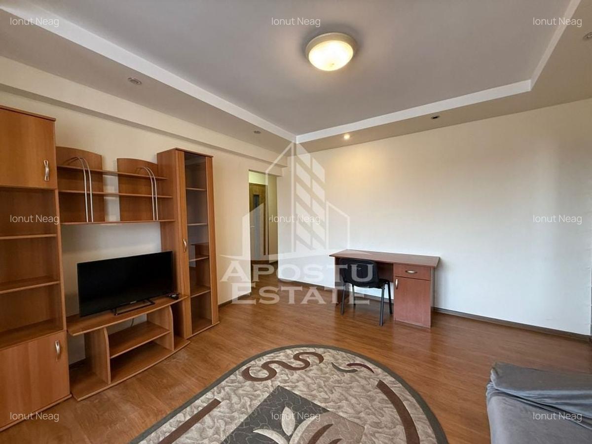 Apartament cu 3 camere, semidecomandat, zona Ultracentrala - 2