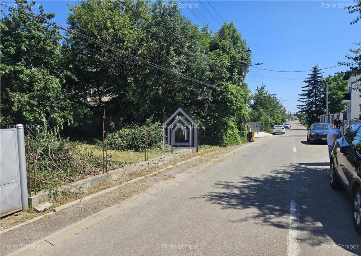 Teren , strada M. Sadoveanu, 7 ari. - 3