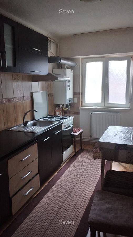 Apartament 3 camere - Km.4 - Billa - 80.000 euro (Cod E5) - 5