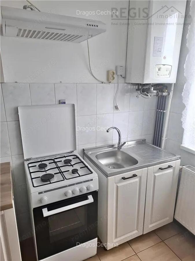 Apartament Renovat cu 2 Camere si Parcare in Astra - 4