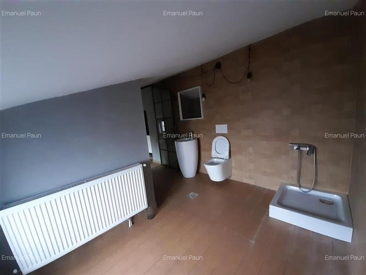 Casă cu 4 camere în Traian - 3