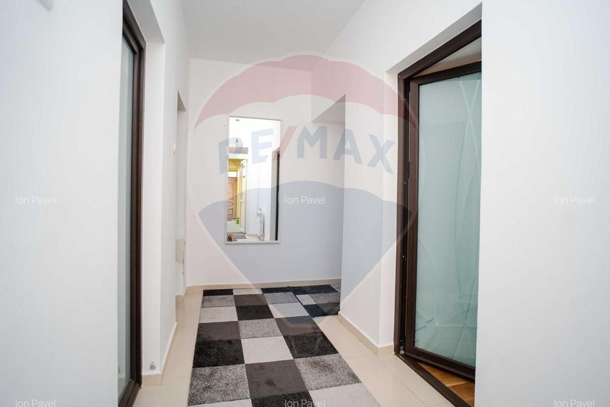 Casa / Vila cu 4 camere de vanzare in zona Podu Ros - 10