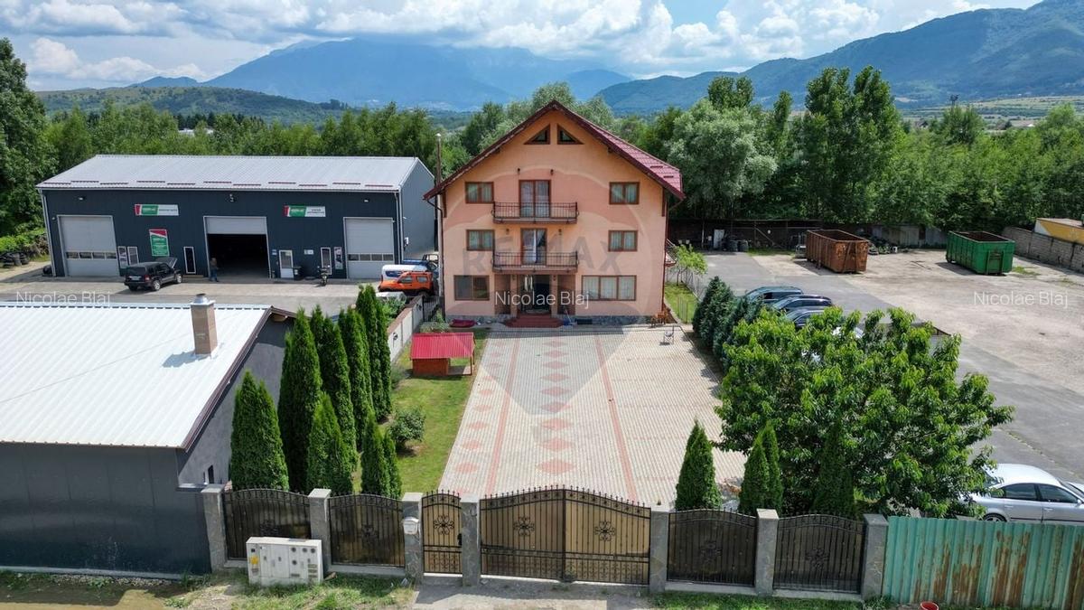 Vila cu potential in Zarnesti - 10 camere, curte mare - 6