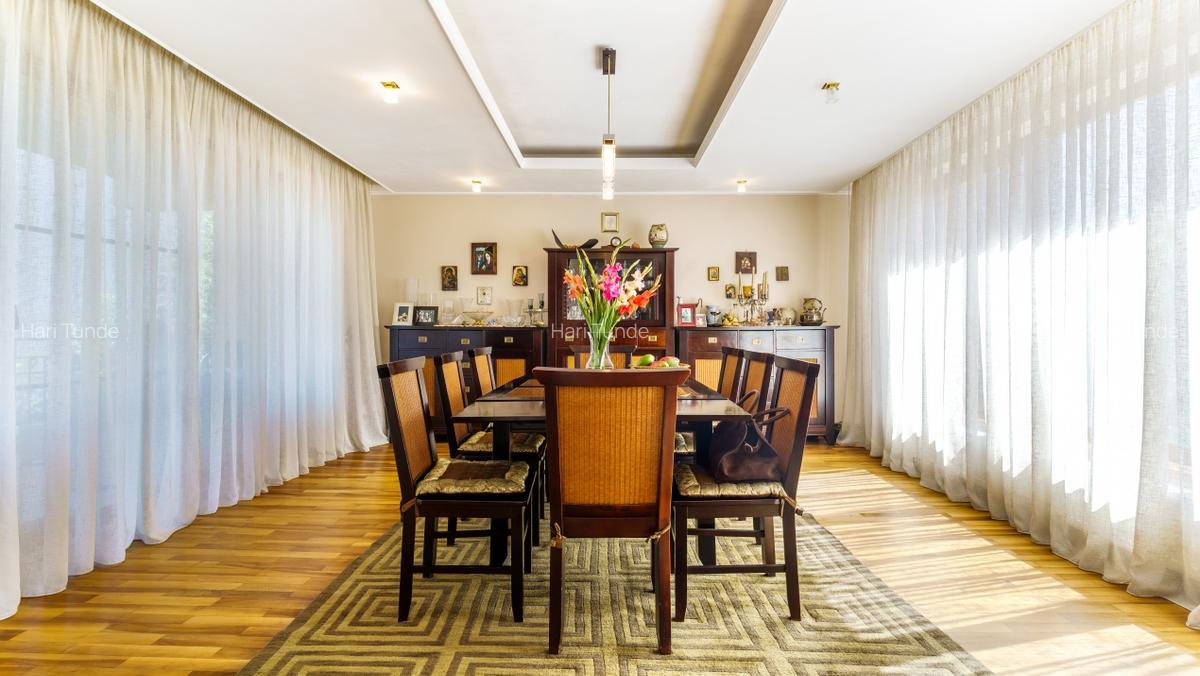 Casa deosebita cu 6 camere de vanzare in zona Andrei Muresanu - 3