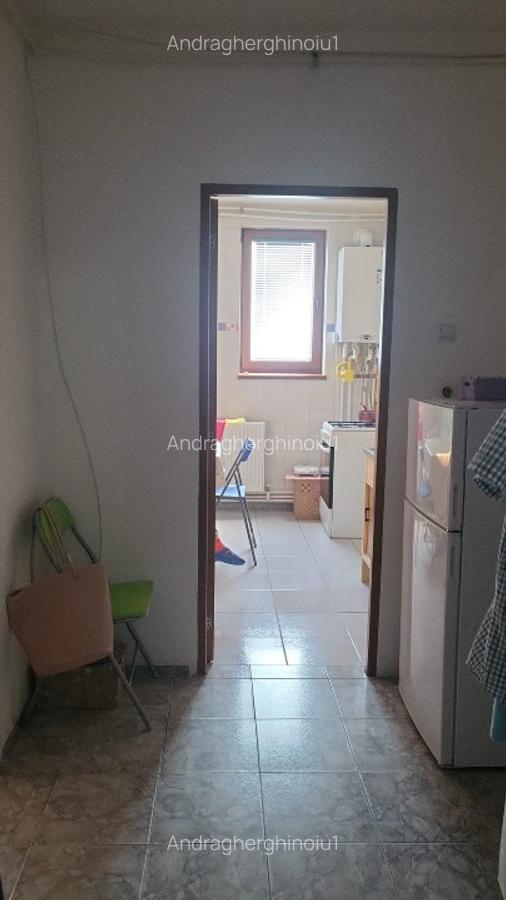 Proprietar Vând apart 2 camere decomandat zona Titan - 4