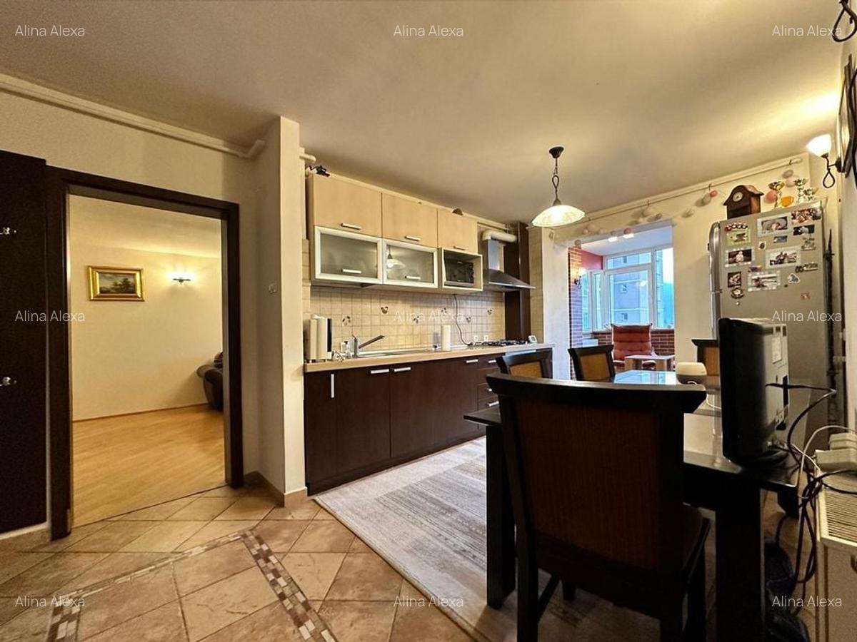 Apartament cu 3 camere decomandat în Astra - 4
