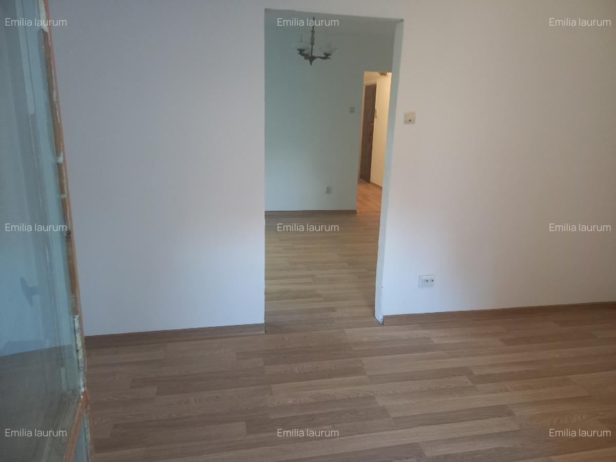 Proprietar vând apartament 3 camere, 2 balcoane,renovat - 4