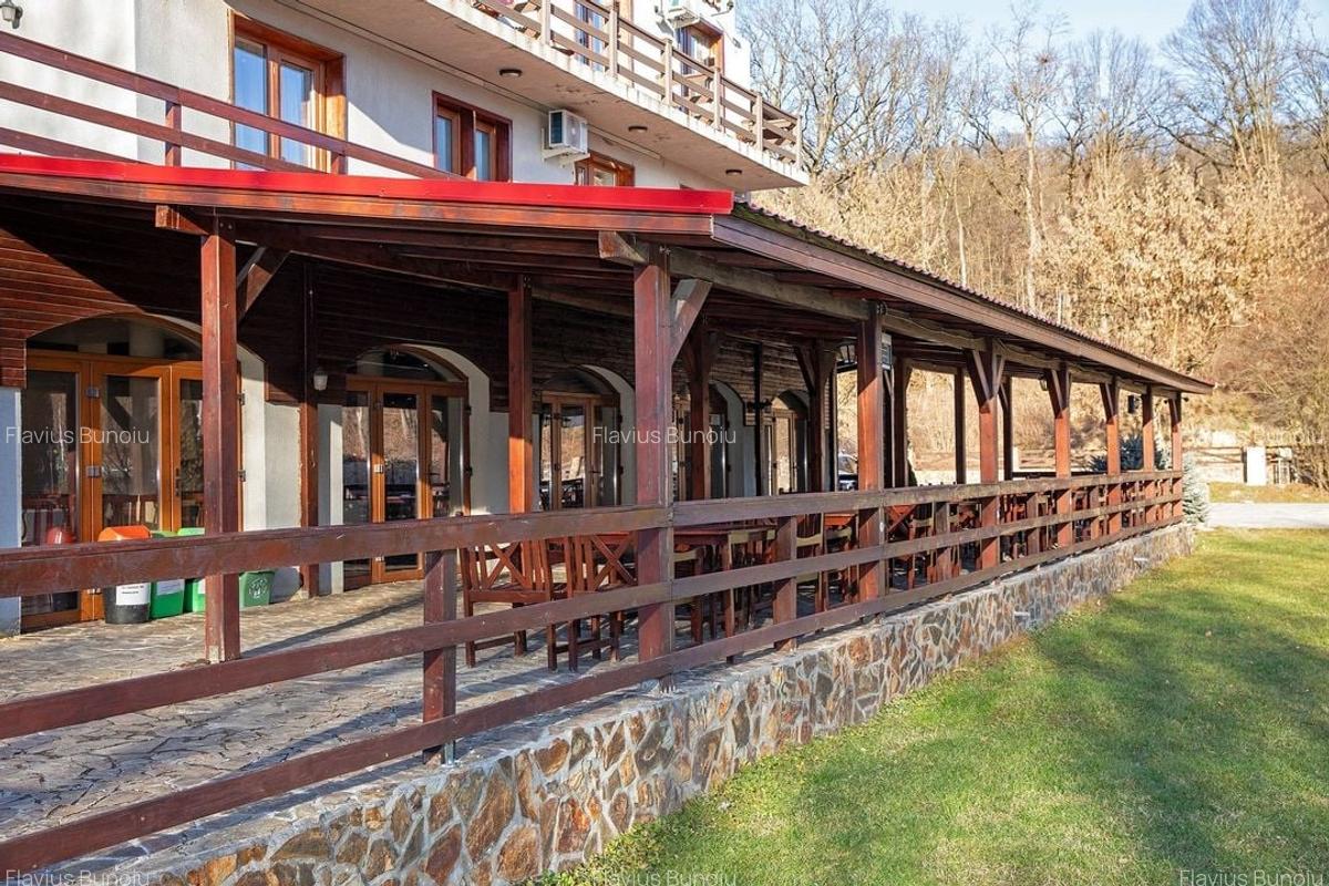 Pensiune, teren 4.460 mp, Hidișelul de Jos, Bihor. 685.000 Euro (neg). - 6