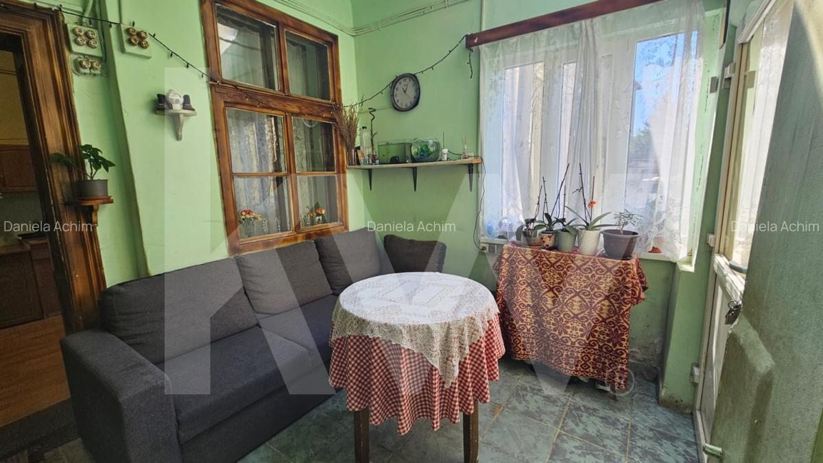 Casa individuala compusa din doua apartamente, cu teren liber de 540 mp - 11