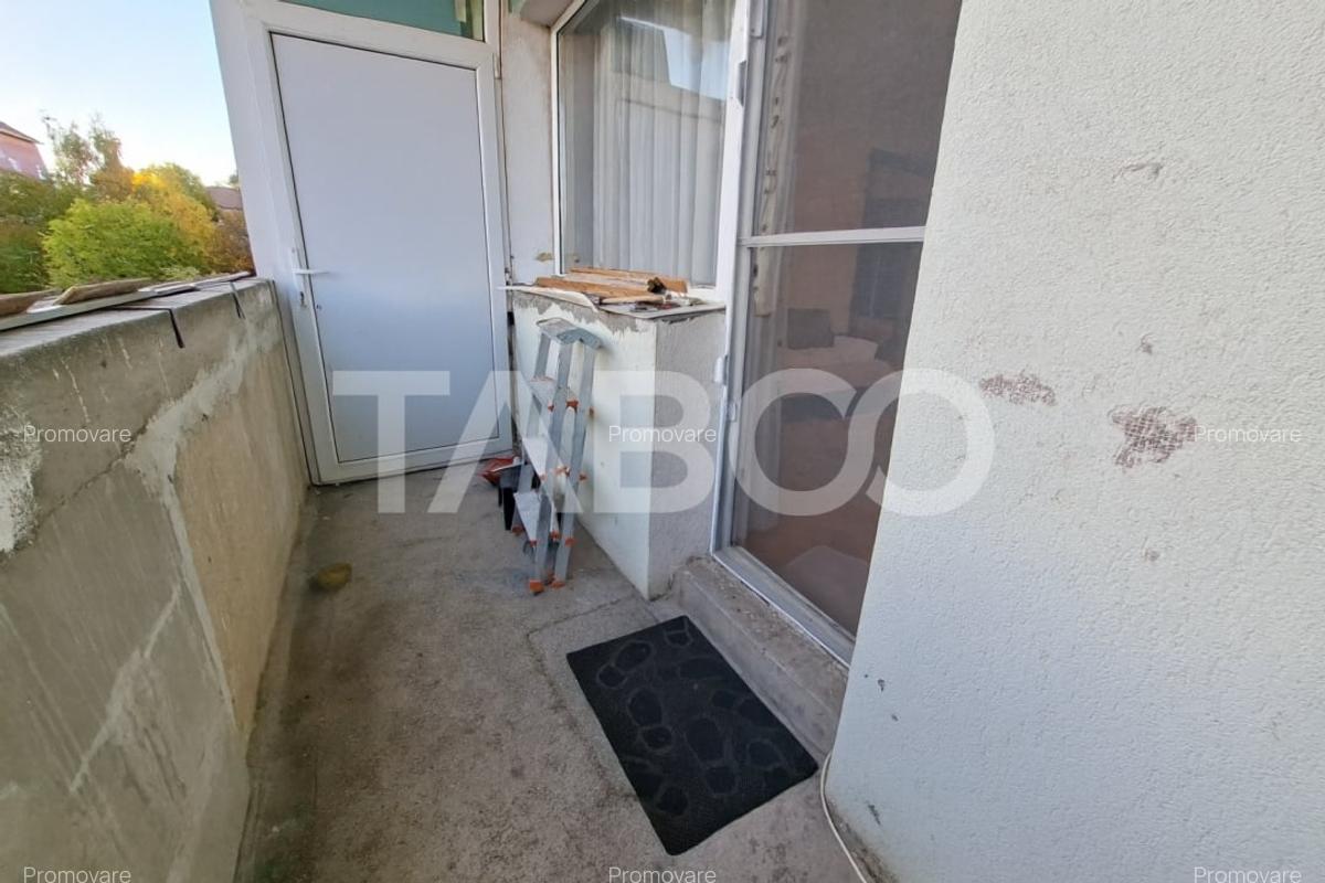 Apartament spatios de vanzare cu 3 camere balcon zona Rahovei - 11 Apartament spatios de vanzare cu 3 camere balcon zona Rahovei - 11