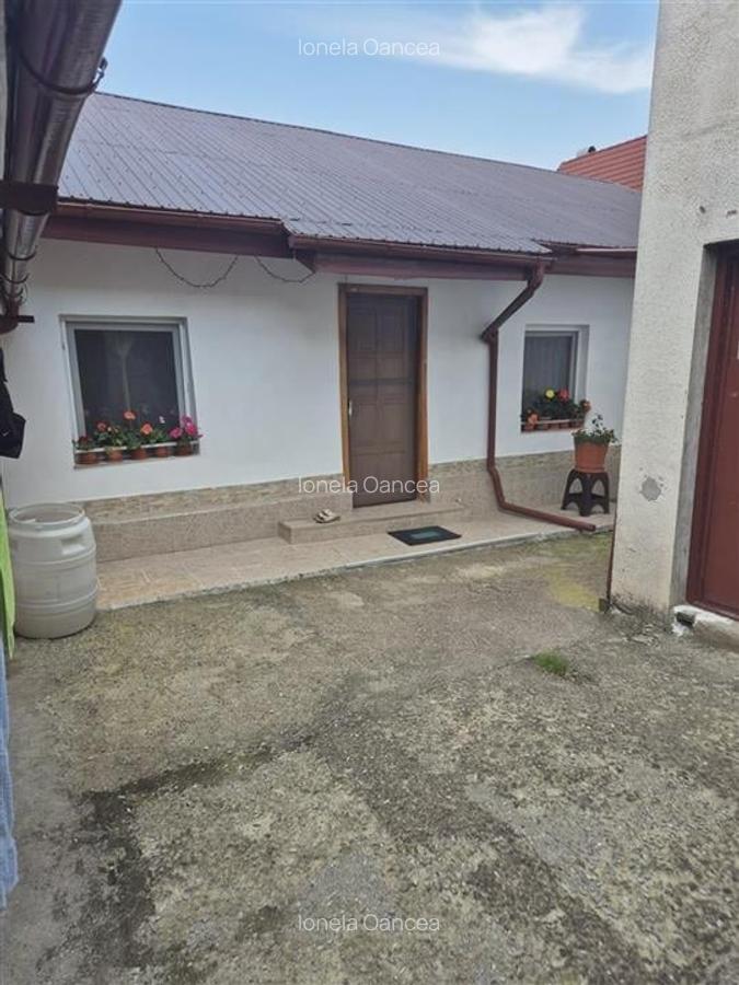 Oportunitate investitie,  4 apartamente la casa, Noua - 9