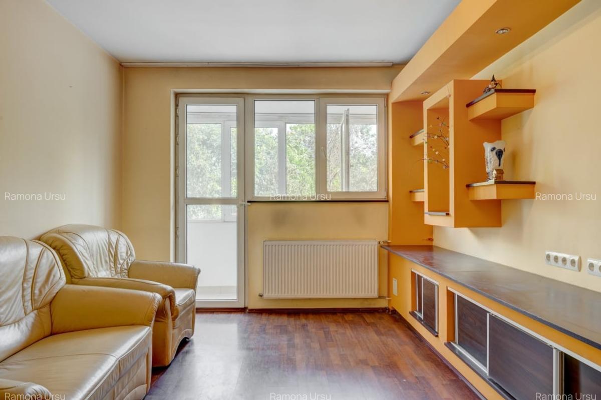 Apartament 3 camere, decomandat, 73 mp, metrou Raul Doamnei - 2